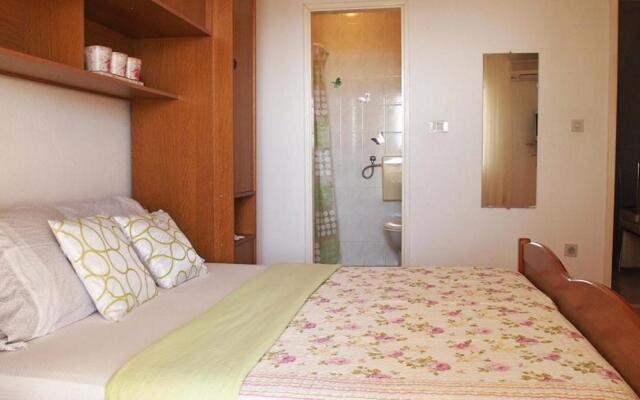 Apartments Ivica - 100m from the beach
