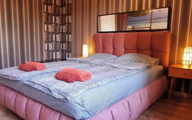 Central Apartment Shishman