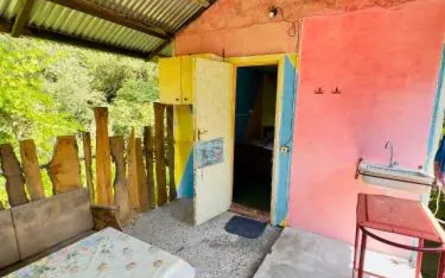 Rossi Rest House By The River