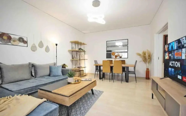 Alkuoni lux Flat at P Faliro
