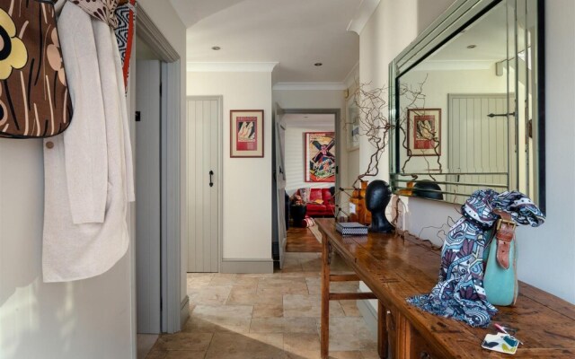 Quay House - Waterside Eclectic Style Character Home
