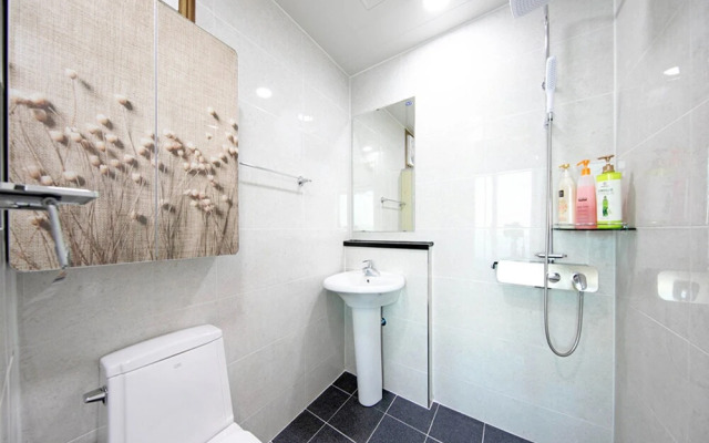 Pohang Couple Stone Pension