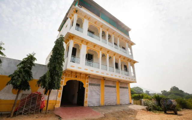 Hotel Shree Daulatgarh by OYO Rooms