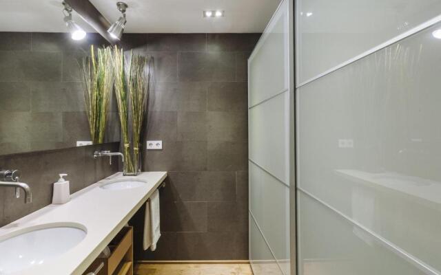 ArtlifeBCN Urban Oasis Apartment