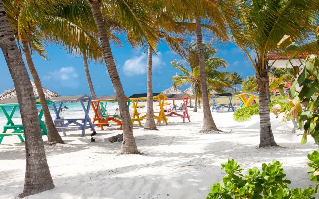 Flamingo Bay Hotel & Marina at Taino Beach