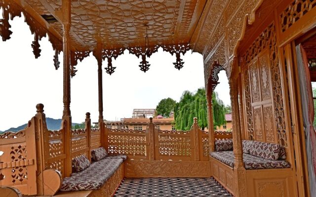 Inshallah Houseboats
