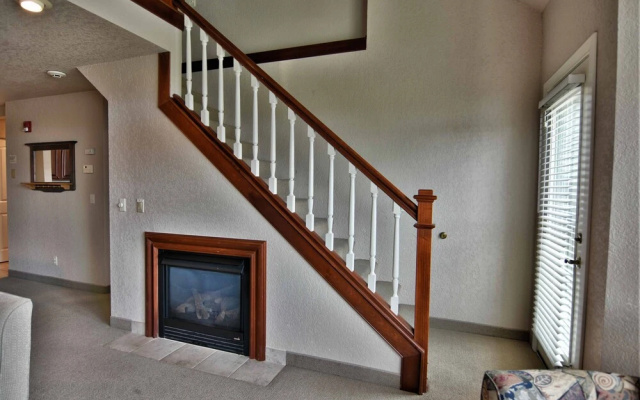 Unit 303 BD/ 2 BA
