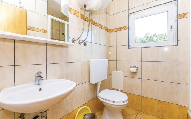 Nice Home in Dramalj With Wifi and 2 Bedrooms