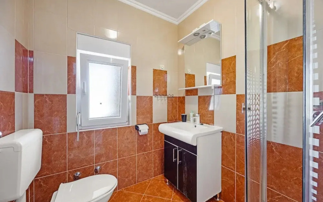 Studio Apartment, 250m From the Beach