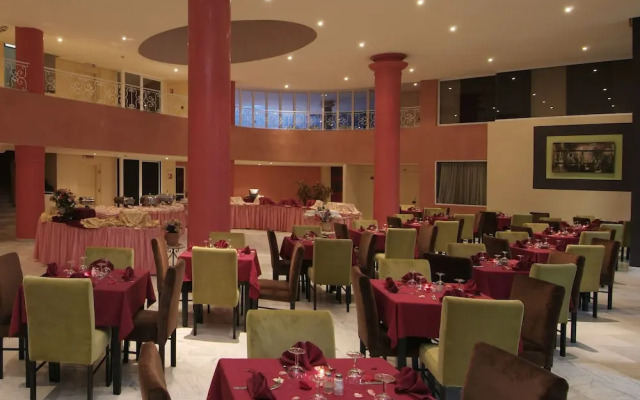 Hotel Tghat