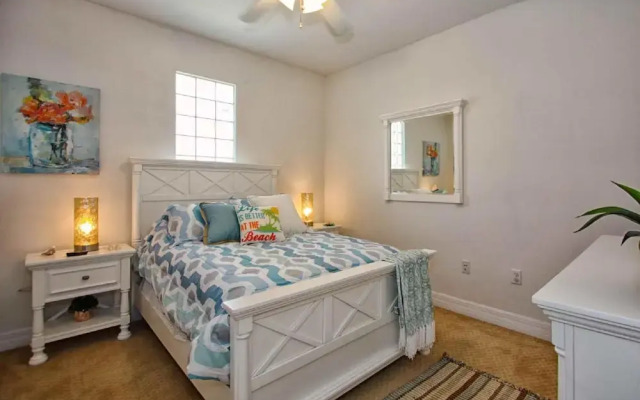 555 Little Harbor