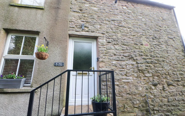3 Eden Lodge