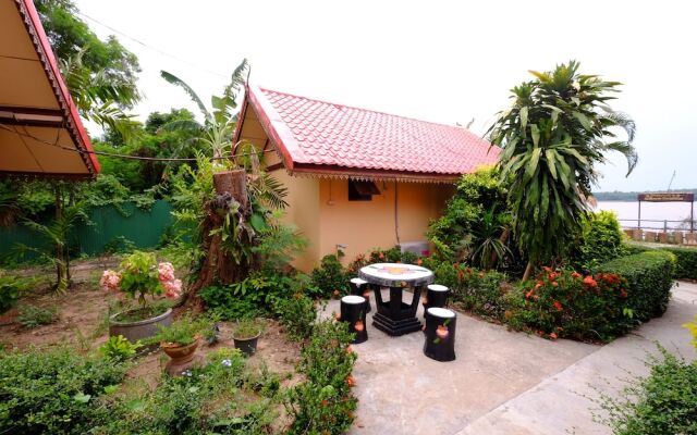Rotchana's Retreat Hotel on Mekong That Phanom
