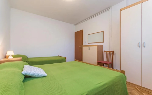 Stunning Home in Porec With Wifi and 2 Bedrooms - Hotel in Porec - Photo 3