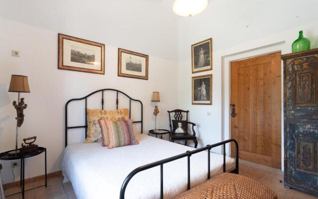 Rosa Estates The Farmhouse & Stables