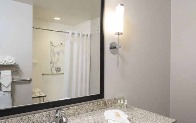 Holiday Inn Indianapolis Airport by IHG
