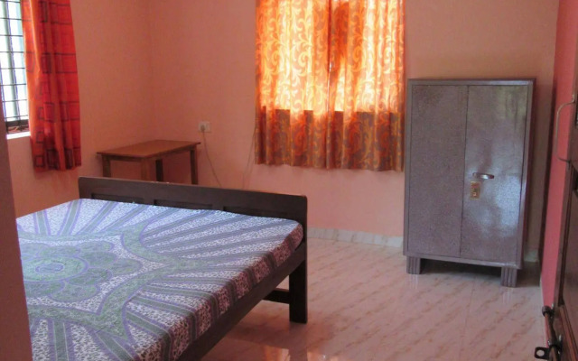Mandrem Beach Guest House Goa