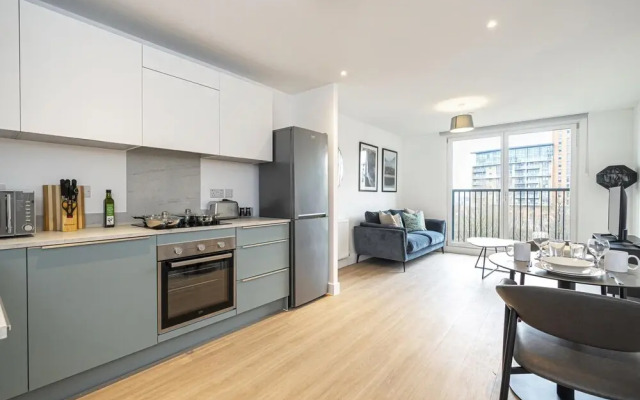 Modern Flat Near City Centre