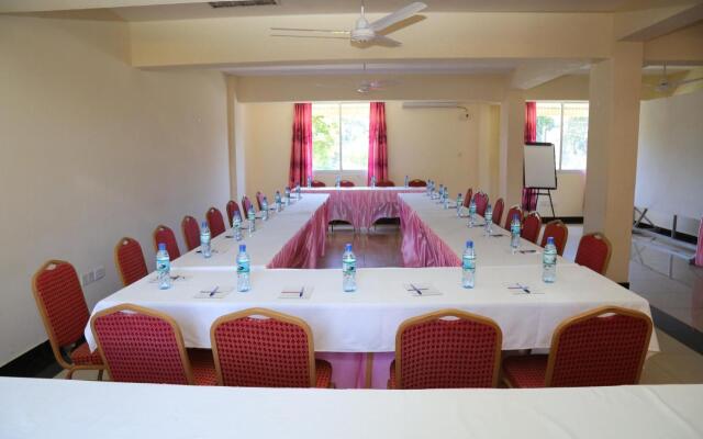 Merry Villa Hotel & Apartments