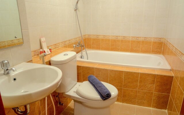 Big 2 BR (76 sqm) Apartment Grand Palace/Pallazo Kemayoran