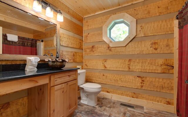 Lover's Hideaway by Jackson Mountain Rentals