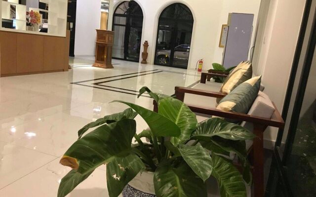 Sky Palace Boutique Hotel