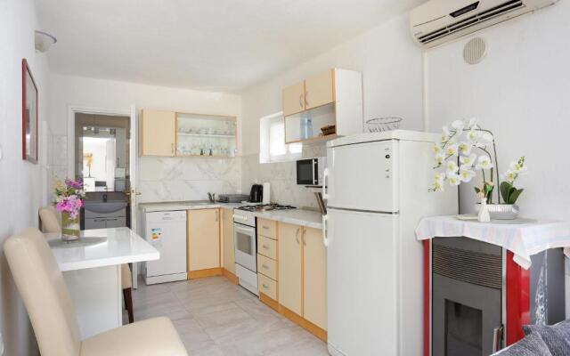 Family friendly seaside apartments Sevid, Trogir - 19105