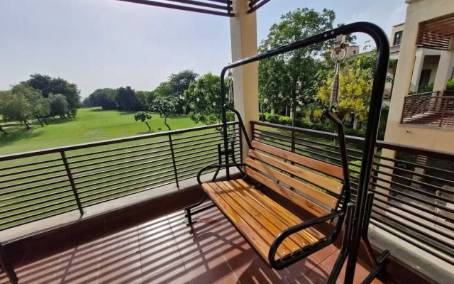 Monica's Golf Studio