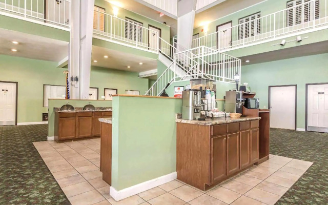 Coratel Inn & Suites By Jasper McCook