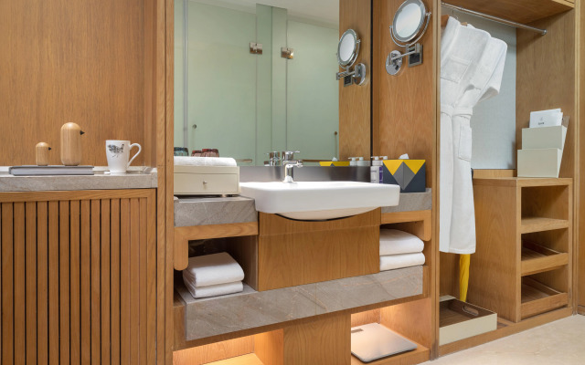 voco Thousand Island Lake by IHG