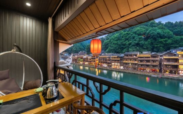 Phoenix Wanfeng Yushe Light Luxury Homestay (Hongqiao Branch, Fenghuang Ancient Town) – Outside – Xiangxi
