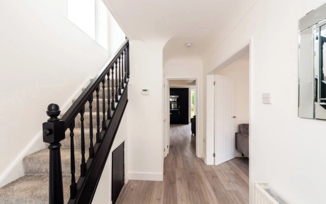 Hillfoot House