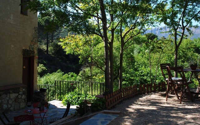 Cozy Cottage in Cornudella de Montsant With Pool