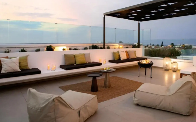 Lora Pearl Luxury Villa By Louis Hotels