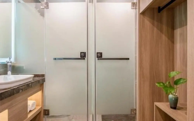 Vyluk J Hotel National Plaza Xinping