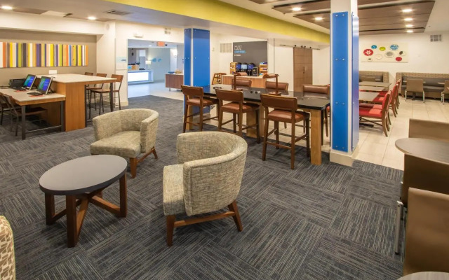 Holiday Inn Express Galleria Area