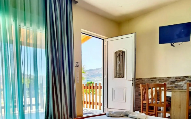 Vlycha Beach Studios & Apartments