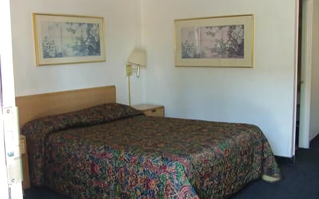 American Budget Inn and Suites- Modesto