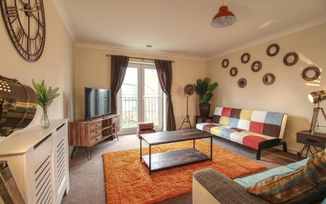 Sunnydale Serviced Apartments - Central location, with allocated parking