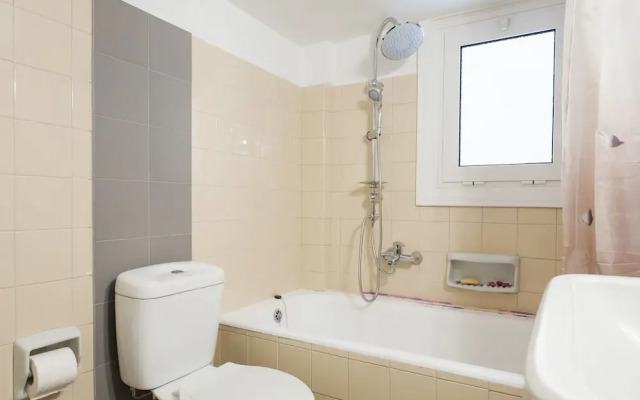 Big Central Metro Station Apartment 2