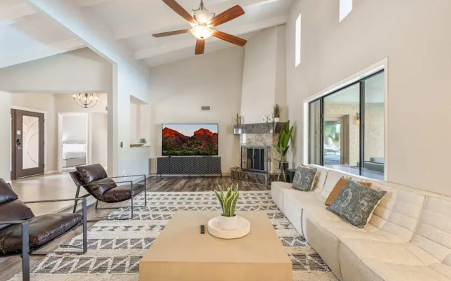Scottsdale Clubhouse With Pool and Basketball