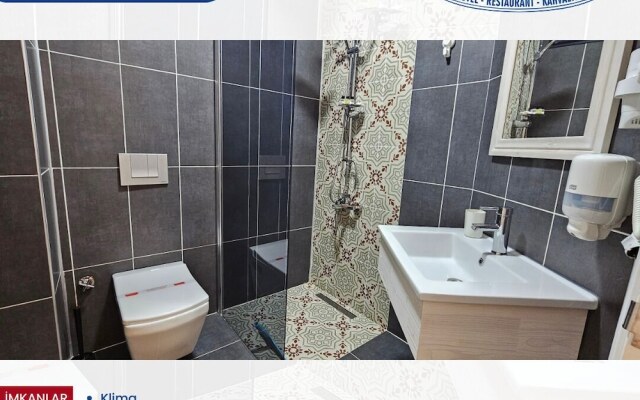 Li̇mi̇s Otel