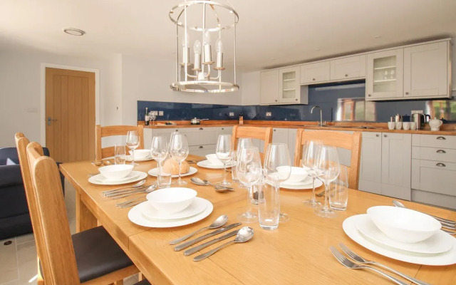 The Stables, Burton Bradstock