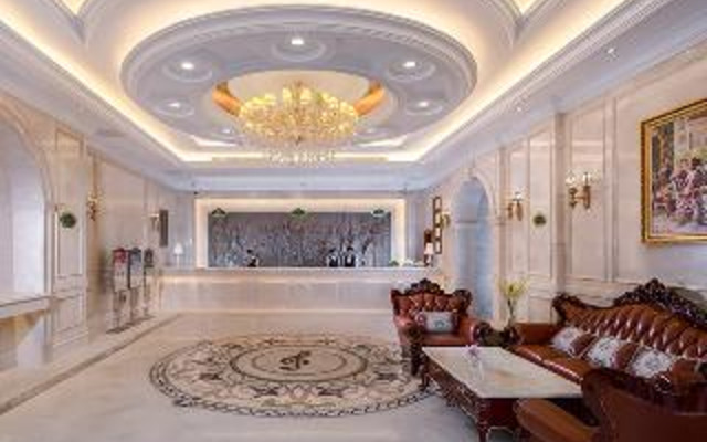 Vienna International Hotel (Shenzhen Caopu Baigelong Metro Station)