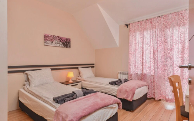 FM Deluxe 2-BDR - Apartment - The Maisonette