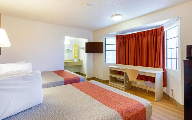 Motel 6 Mesa, AZ - South