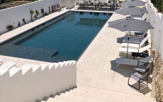Deluxe Azalea Suite With Private Pool