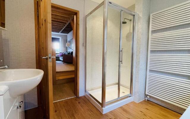 16 Clarence Hill - Iconic Dartmouth House with Enchanting Garden