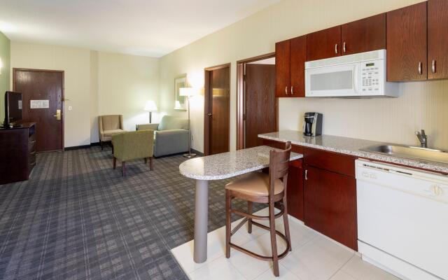 Holiday Inn Express & Suites Vadnais Heights by IHG