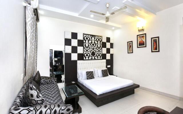 Capital O 9235 Hotel Nayyar